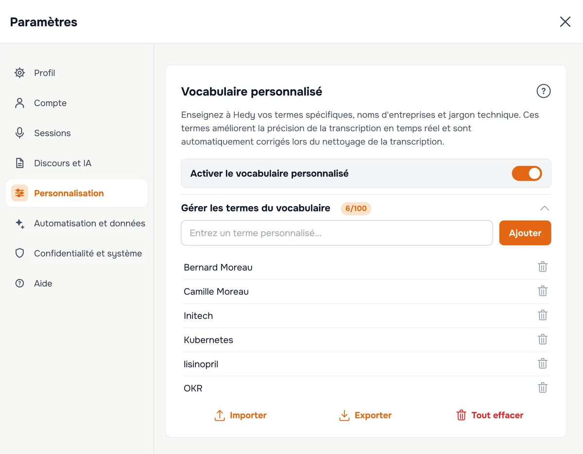 La section Vocabulaire personnalisé dans les paramètres de Hedy, avec le bouton d’activation et une liste de termes enregistrés avec les options d’ajout, d’import, d’export et d’effacement